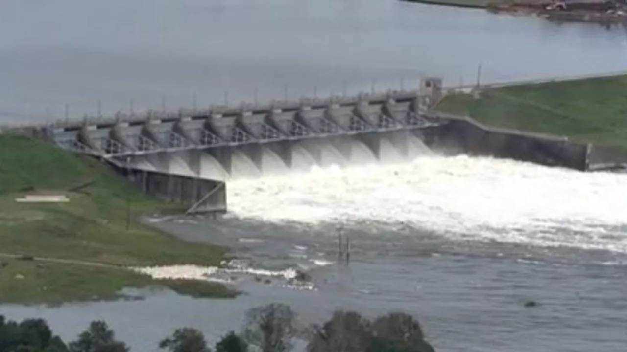 Lake Livingston Dam spillway under 'potential failure watch'