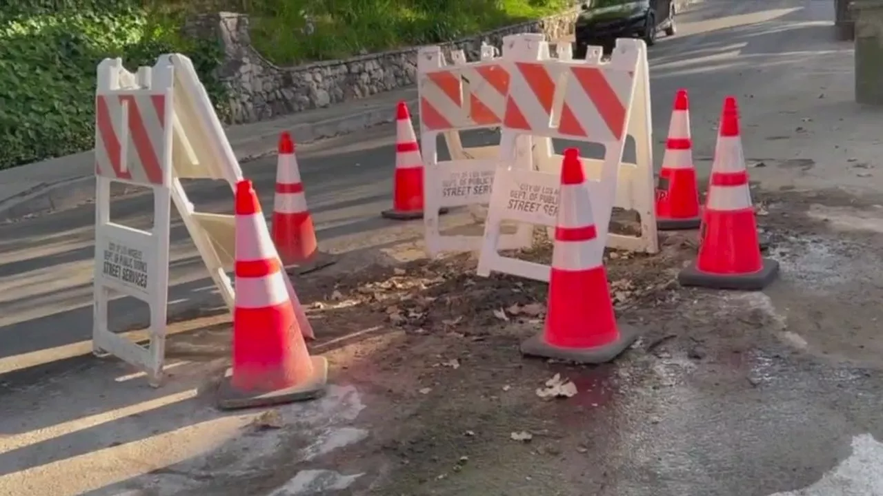 Encino residents frustrated with city over massive sinkhole