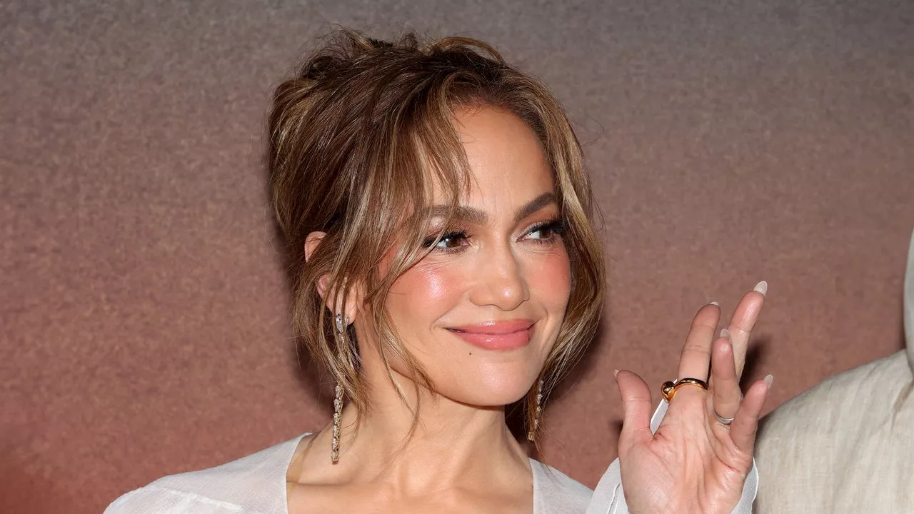 Jennifer Lopez Just Served Up A Ponytail So Long, We're Still Waiting For The Ending