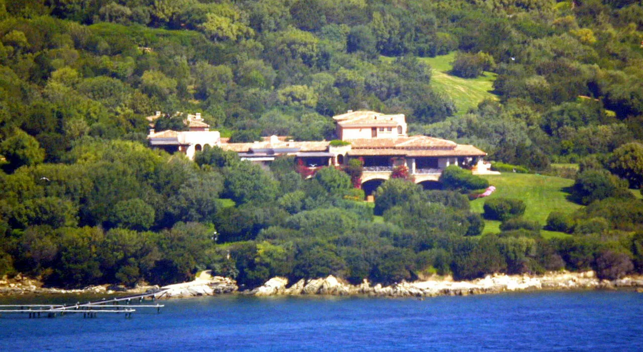 Il sultano del Brunei vuole comprare Villa Certosa, la super dimora di Silvio Berlusconi in Sardegna