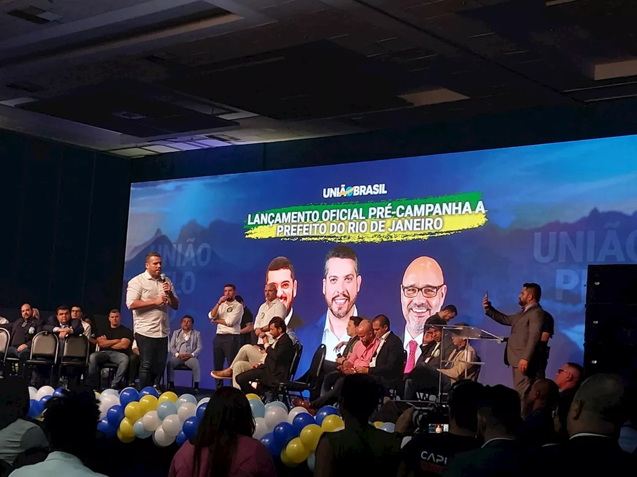 Com políticos do PL de Ramagem, lançamento da pré-candidatura de Amorim tem 'continência' para Bolsonaro e ataque a Paes