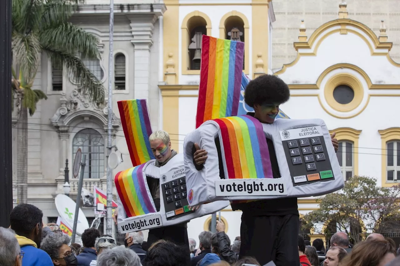 Dia do Orgulho LGBTQIAPN+: 76% dos brasileiros acham importante ter integrantes destes grupos na política, diz pesquisa