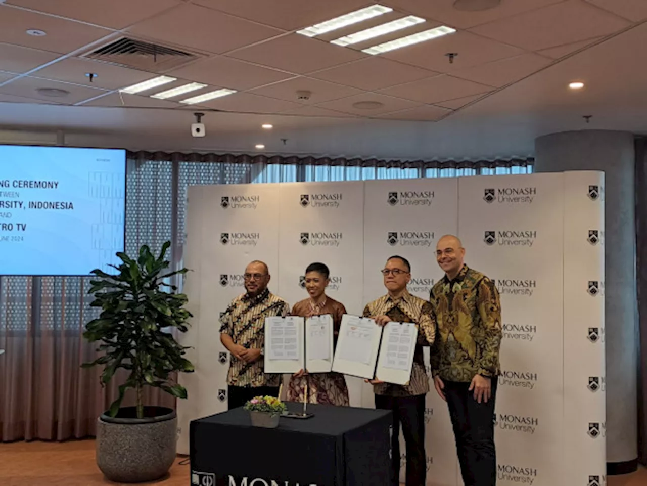 Metro TV dan Monash University Indonesia Teken MoU di Bidang Pendidikan