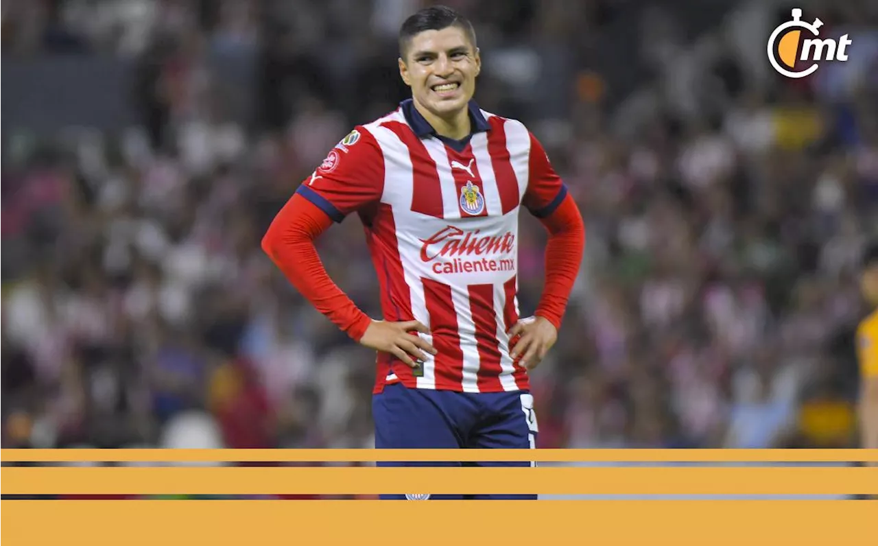 Ronaldo Cisneros dejaría Chivas para reforzar al Querétaro