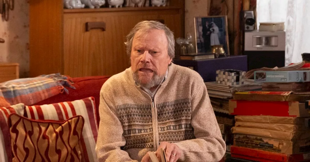 Mission to save broken Roy Cropper in Coronation Street takes drastic turn