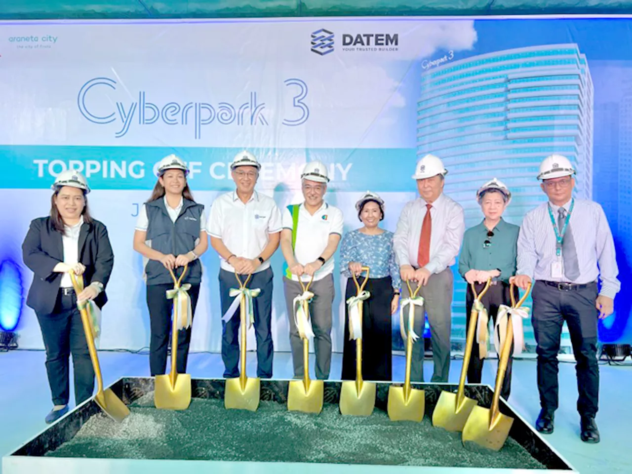 Araneta City tops off off Cyberpark 3 in Cubao