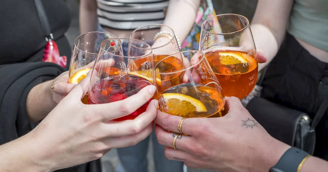 Ist Aperol Spritz krebserregend?​ Farbstoffe offenbar problematisch