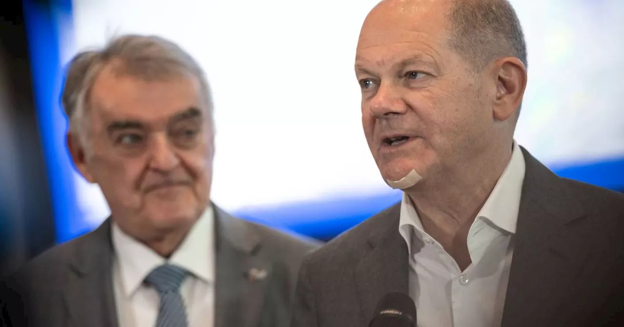 Was macht Bundeskanzler Olaf Scholz in Neuss?