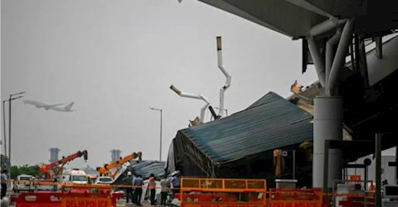 Seorang maut, bumbung runtuh di lapangan terbang Delhi