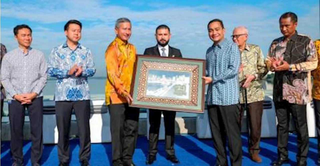 Tunku Mahkota Ismail graces 100th Anniversary of Johor causeway