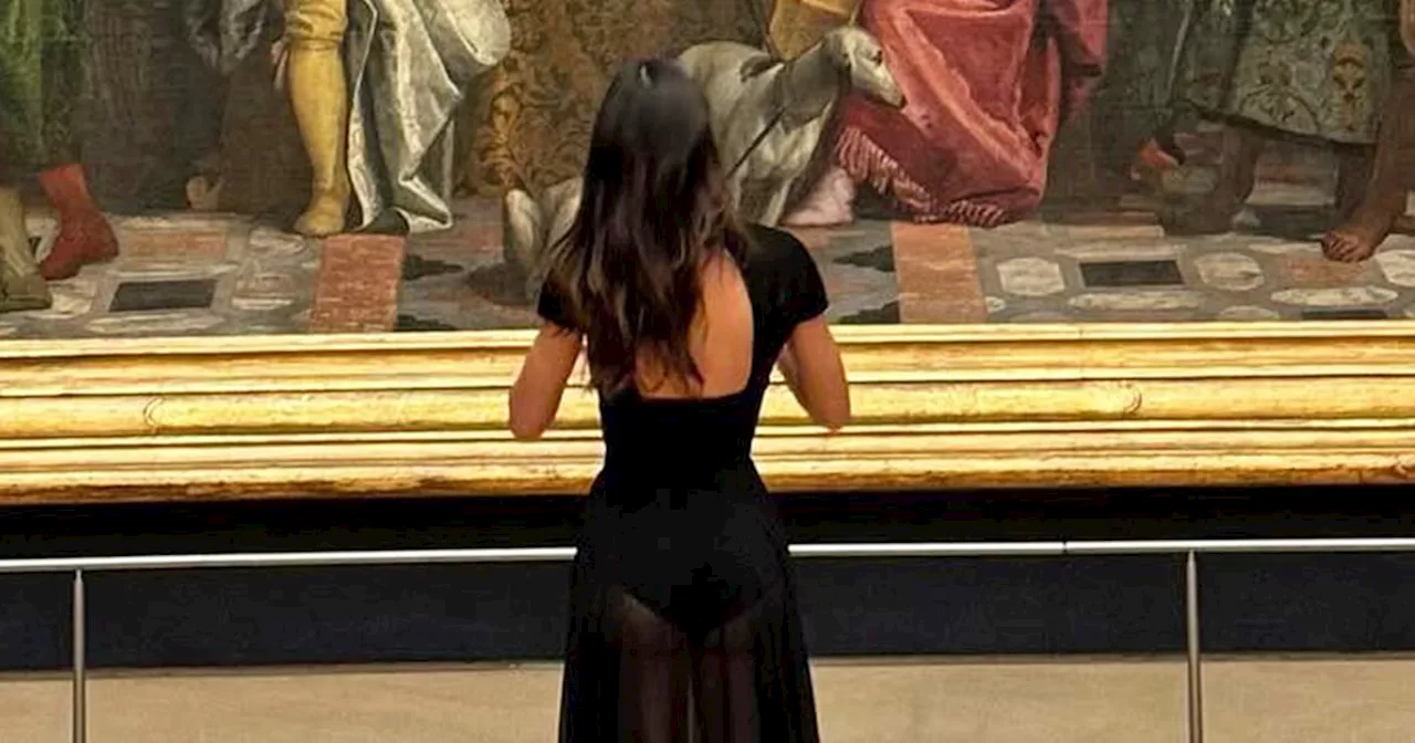 Kendall Jenner's Barefoot Photos at the Louvre Museum Draw Comments