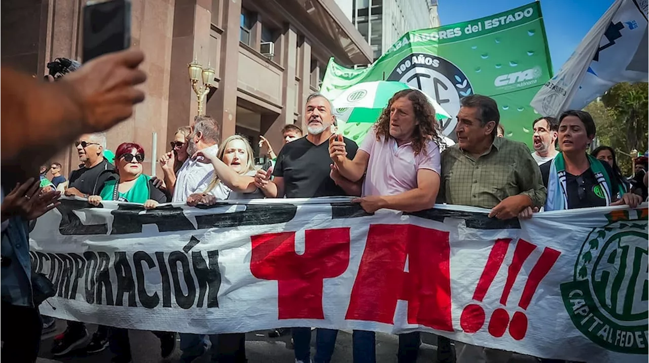 El Gobierno despedirá cerca de 5 mil empleados públicos para profundizar el ajuste del Estado