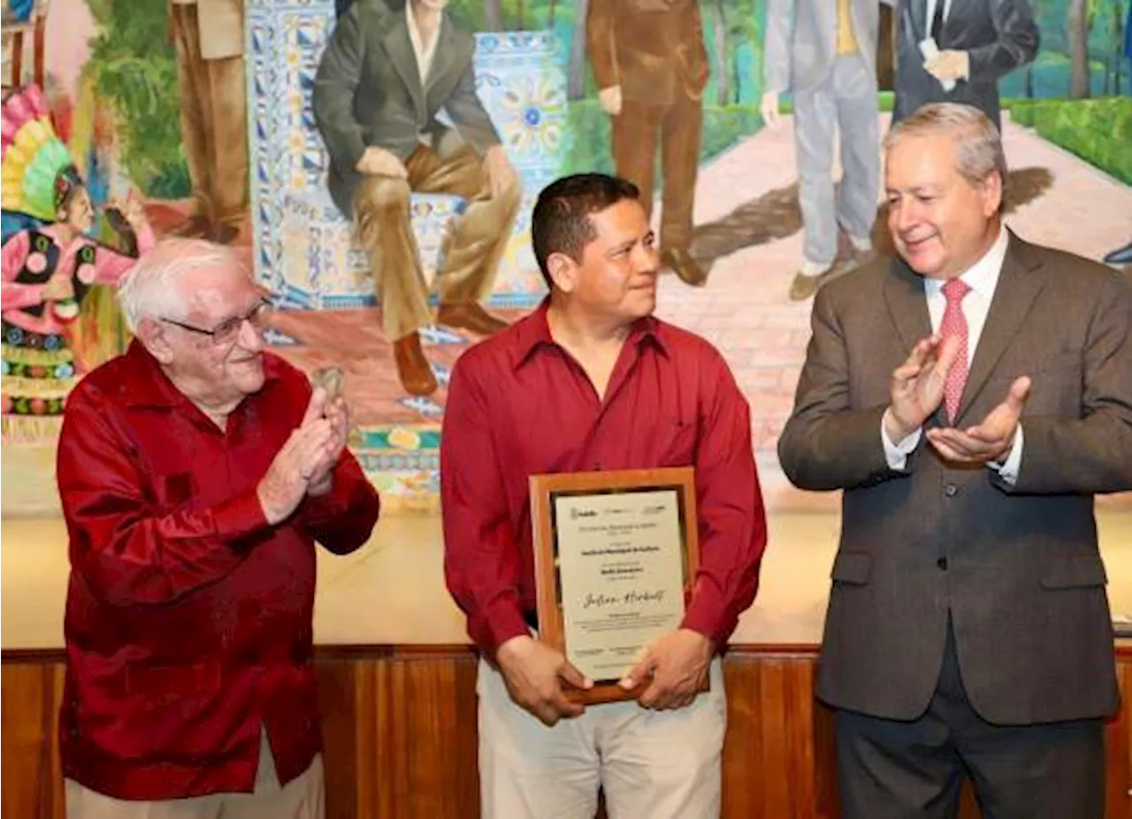 Saltillo: Julián Herbert, el tejedor de historias con la magia de las palabras