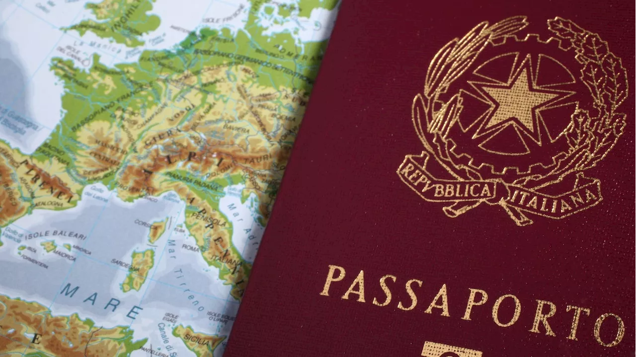 Passaporto richiesta e rinnovo negli uffici postali: ecco come si fa