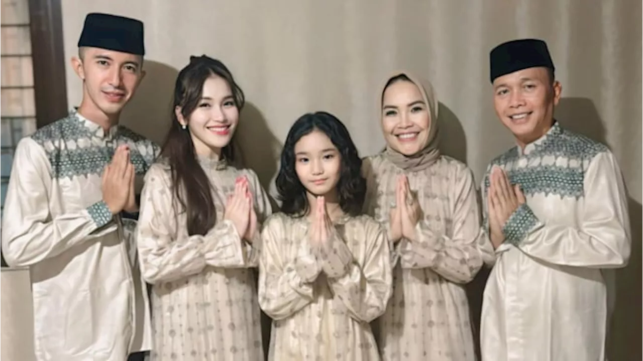 Umi Kalsum Unggah Ini, Kode Hubungan Ayu Ting Ting Tak Baik-Baik Saja?