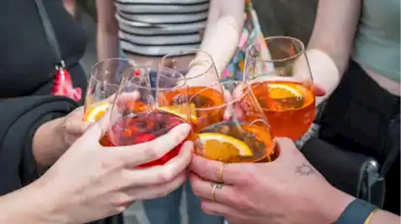 Gerücht aus dem Netz: Krebsgefahr durch Aperol Spritz?