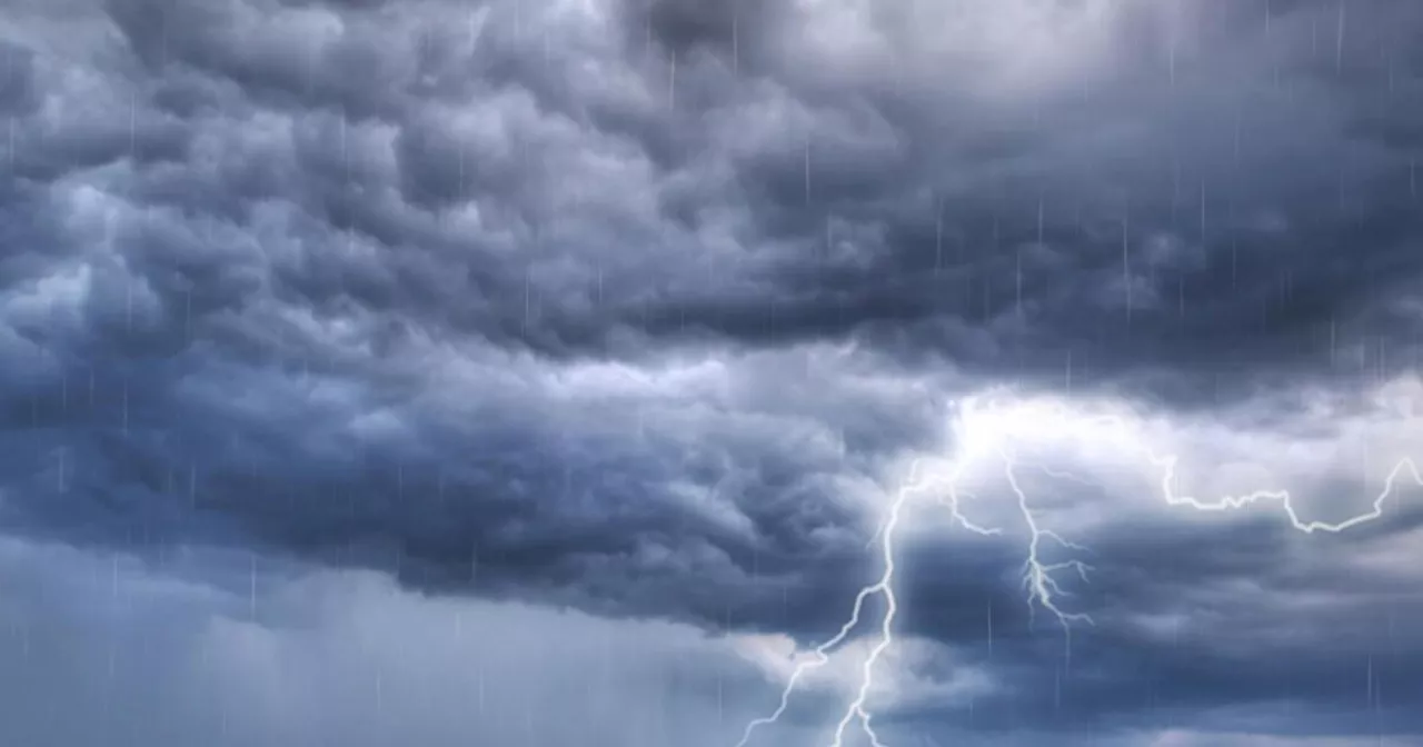 STAY ALERT: Strong, possibly damaging thunderstorms heading our way for the weekend