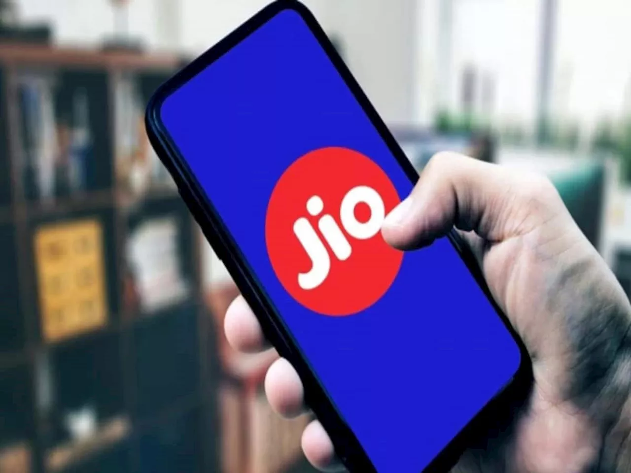 Jio ના 45 કરોડ ગ્રાહકોને મોટો ઝટકો! 3 જુલાઈથી મોંઘા થશે રિચાર્જ પ્લાન્સ, ફટાફટ ચેક કરી લો આ યાદી