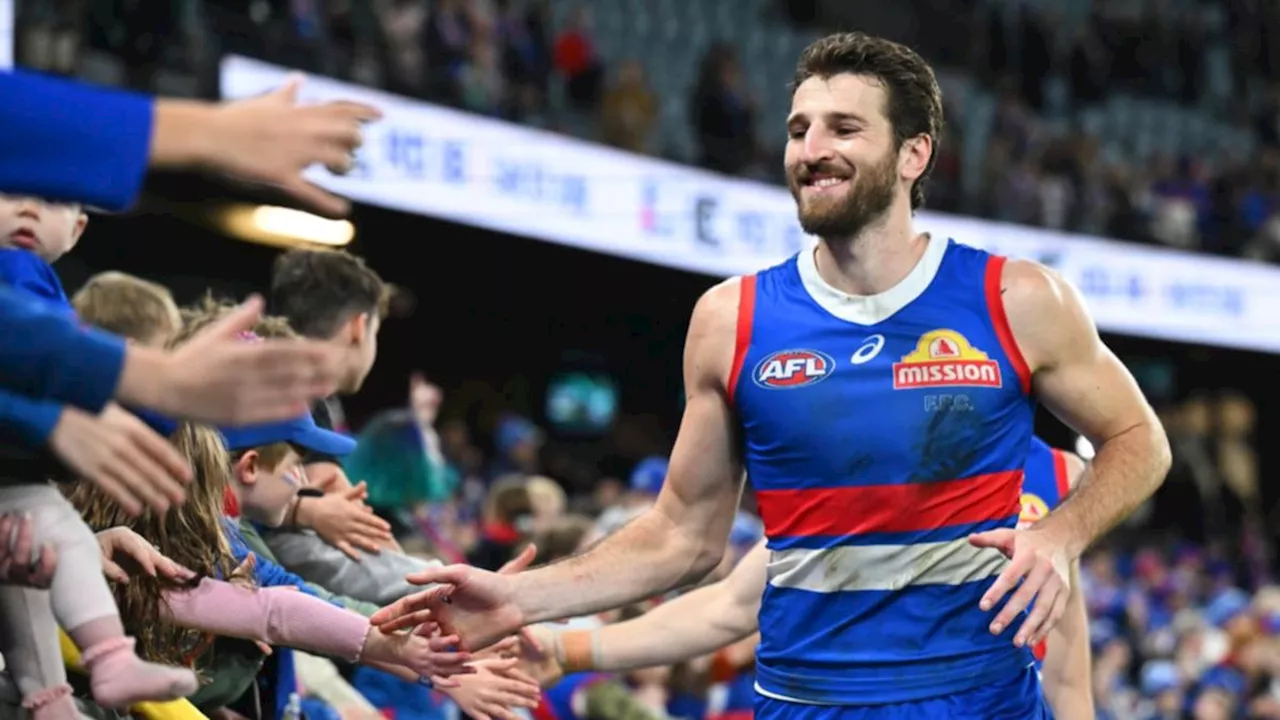 Marcus Bontempelli brushes off back spasms to lead Bulldogs to victory over North Melbourne