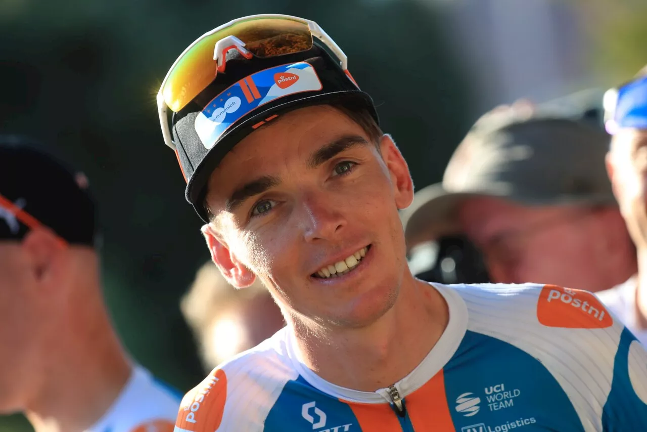 Tour de France 2024 : Romain Bardet remporte la première étape et s'empare du maillot Jaune