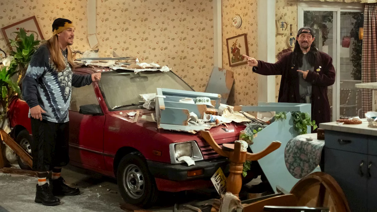 That '90s Show: 'Jay and Silent Bob' Crash the Scene in Netflix Clip