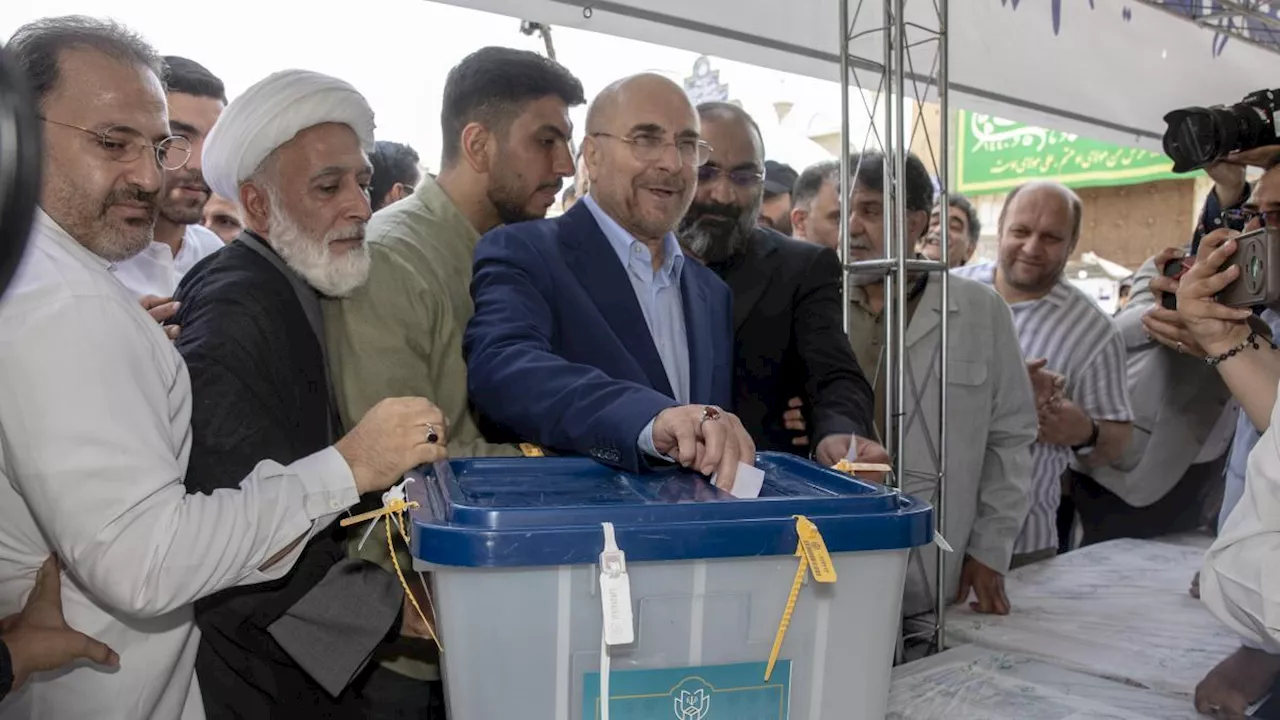 Iran, urne chiuse per il voto presidenziale dopo la morte di Raisi: ballottaggio tra il riformista Pezeshkian e l'ultraconservatore Jalili