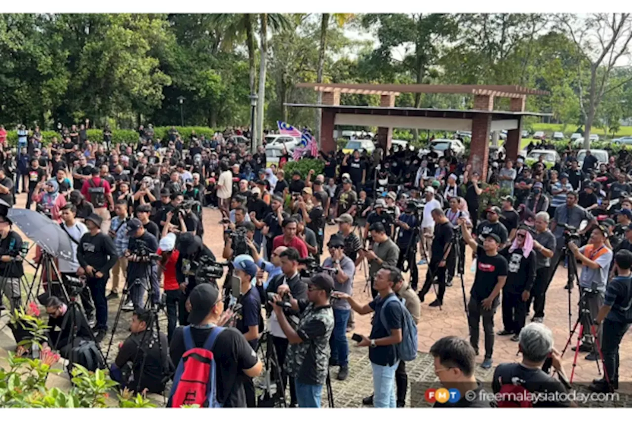 250 protesters join anti-Anwar rally