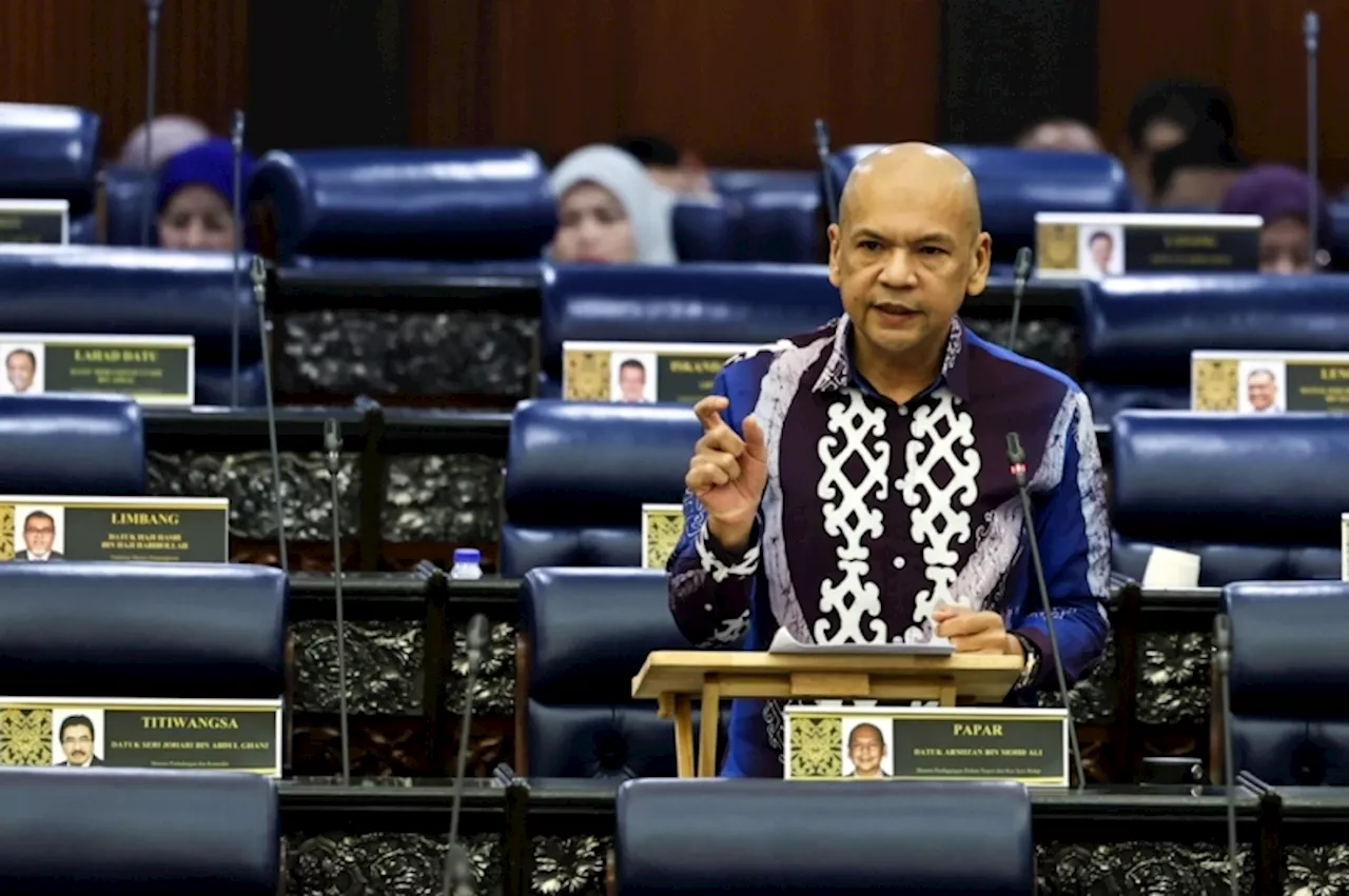 Armizan warns traders against imposing extra charges for cashless payments