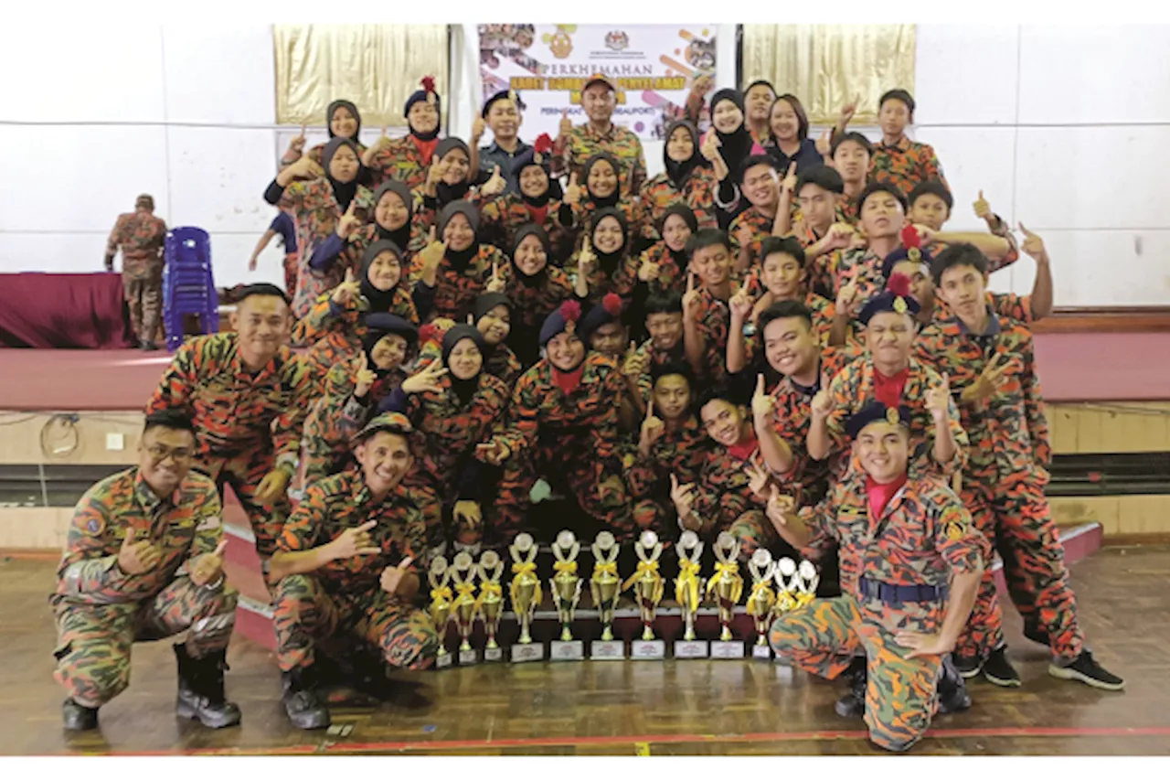 Training fire and rescue cadets to cultivate high discipline