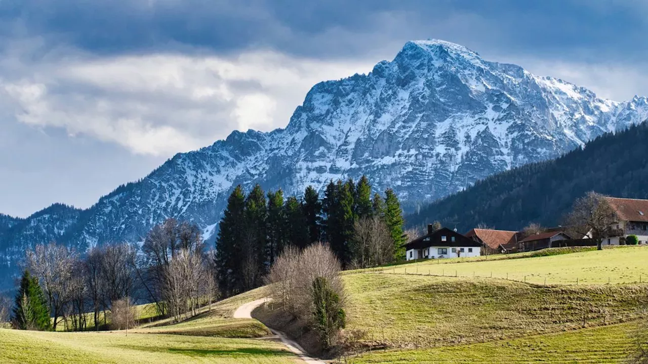 Alpen: Am Gipfelkreuz Gestürzt: Bergwanderer Stirbt In Den Chiemgauer ...