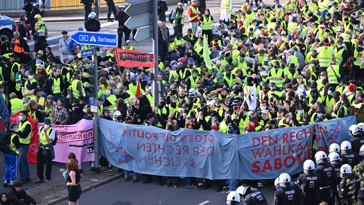 AfD-Bundesparteitag in Essen - Demonstranten besetzen Straßen