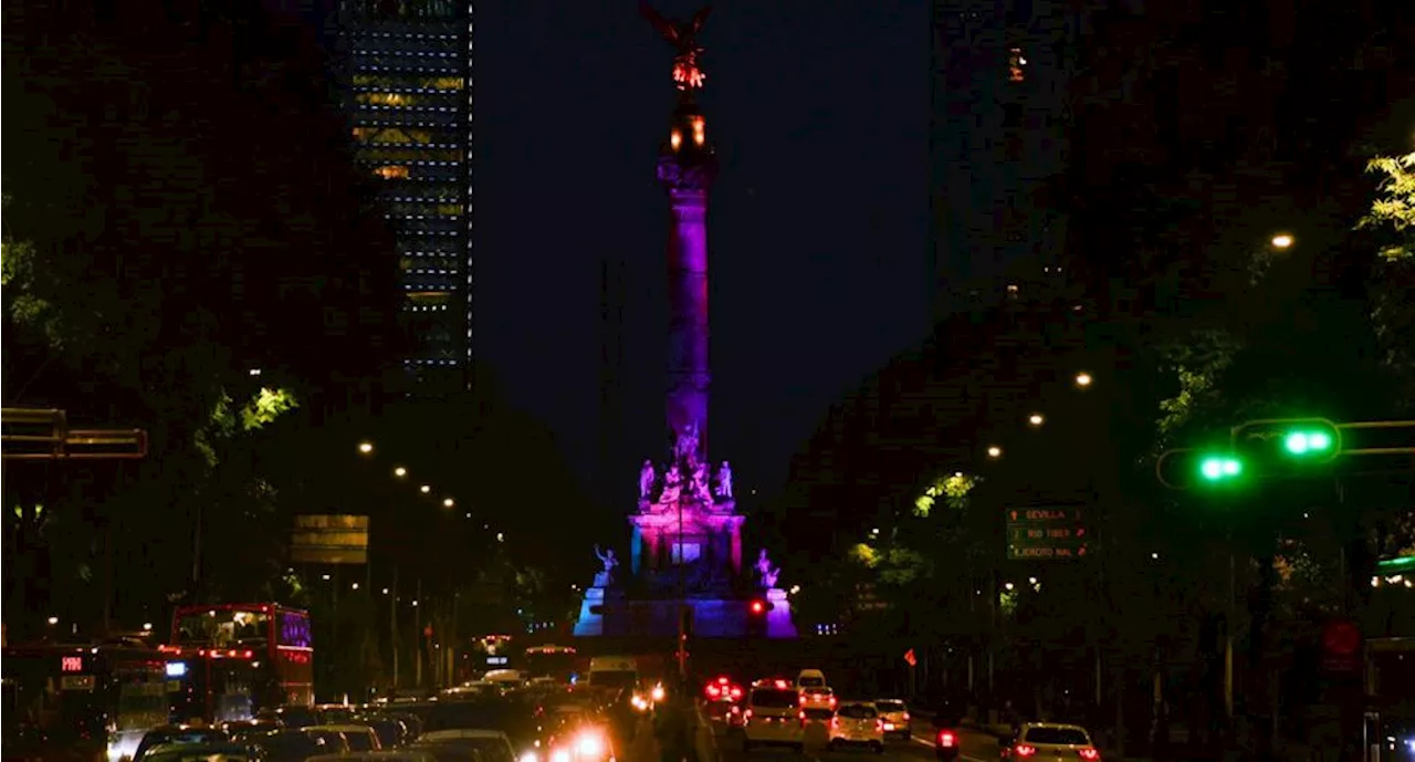 Gobierno de la CDMX ilumina edificios emblemáticos en conmemoración del día del orgullo LGBTTTIQ+