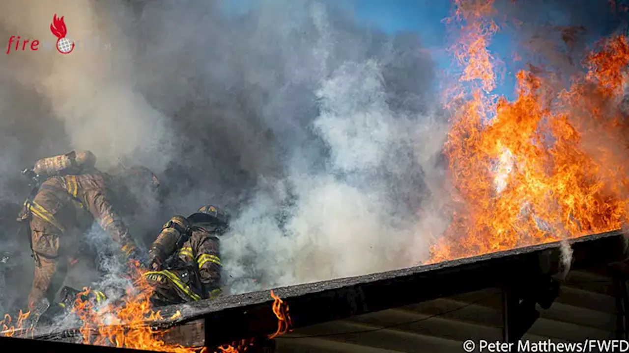 USA: Mayday-Call bei Feuer in Wohngebäude in Fort Worth → drei Feuerwehrleute nach Fenstersprung im Krankenhaus