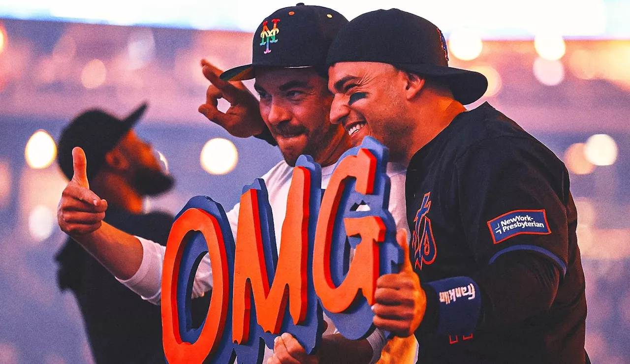 Mets infielder José Iglesias performs his song 'OMG' after win vs. Astros