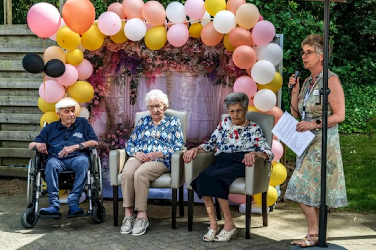 De Witte Bergen huldigt vier 100-jarigen op tuinfeest: “Ze kunnen hier genieten van de rust”