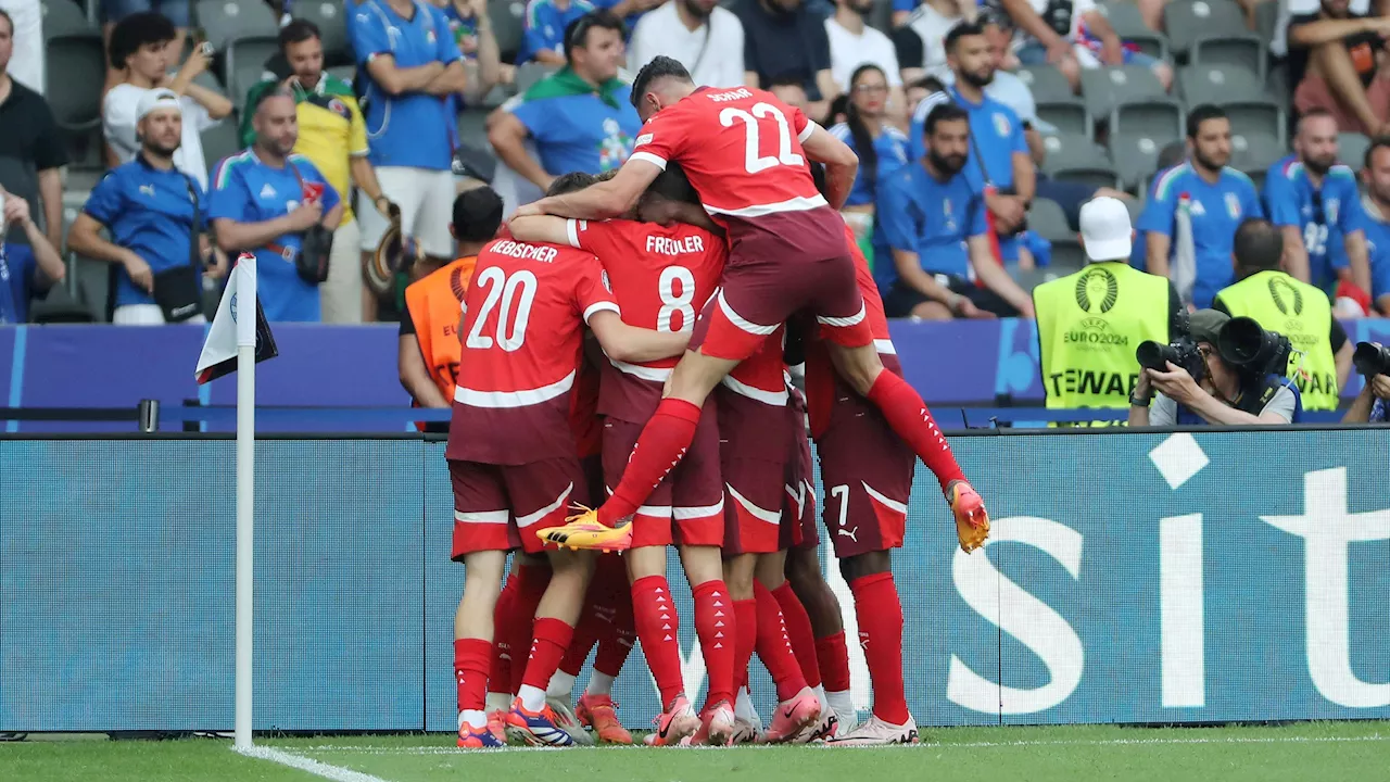 Titelverteidiger raus! Schweiz demütigt Italien mit 2:0