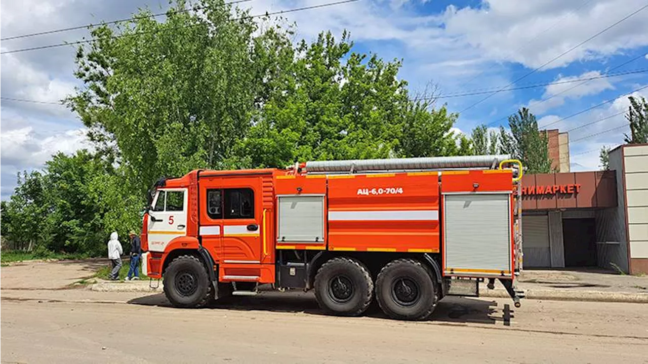 В Донецке в результате обстрела ВСУ загорелся жилой дом