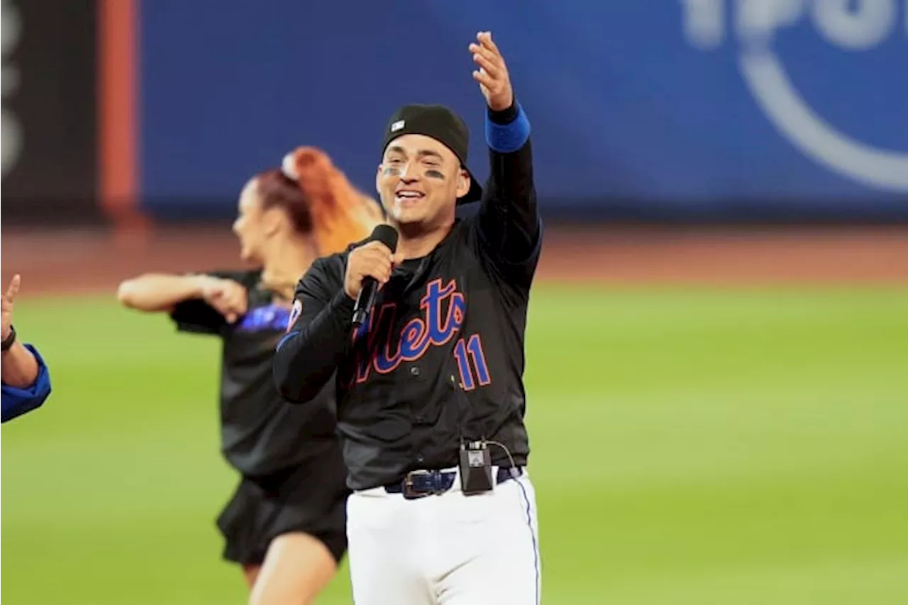 OMG! Jose Iglesias performs after Mets win