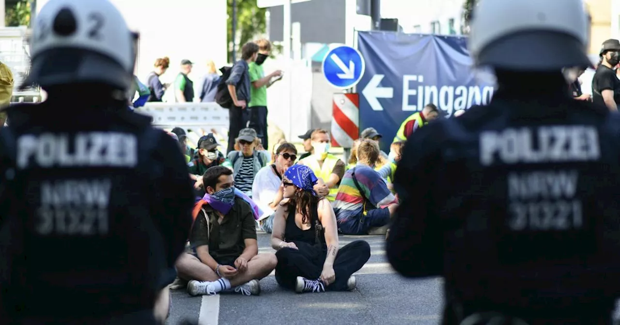 AfD-Parteitag in Essen: Zusammenstöße bei Protesten