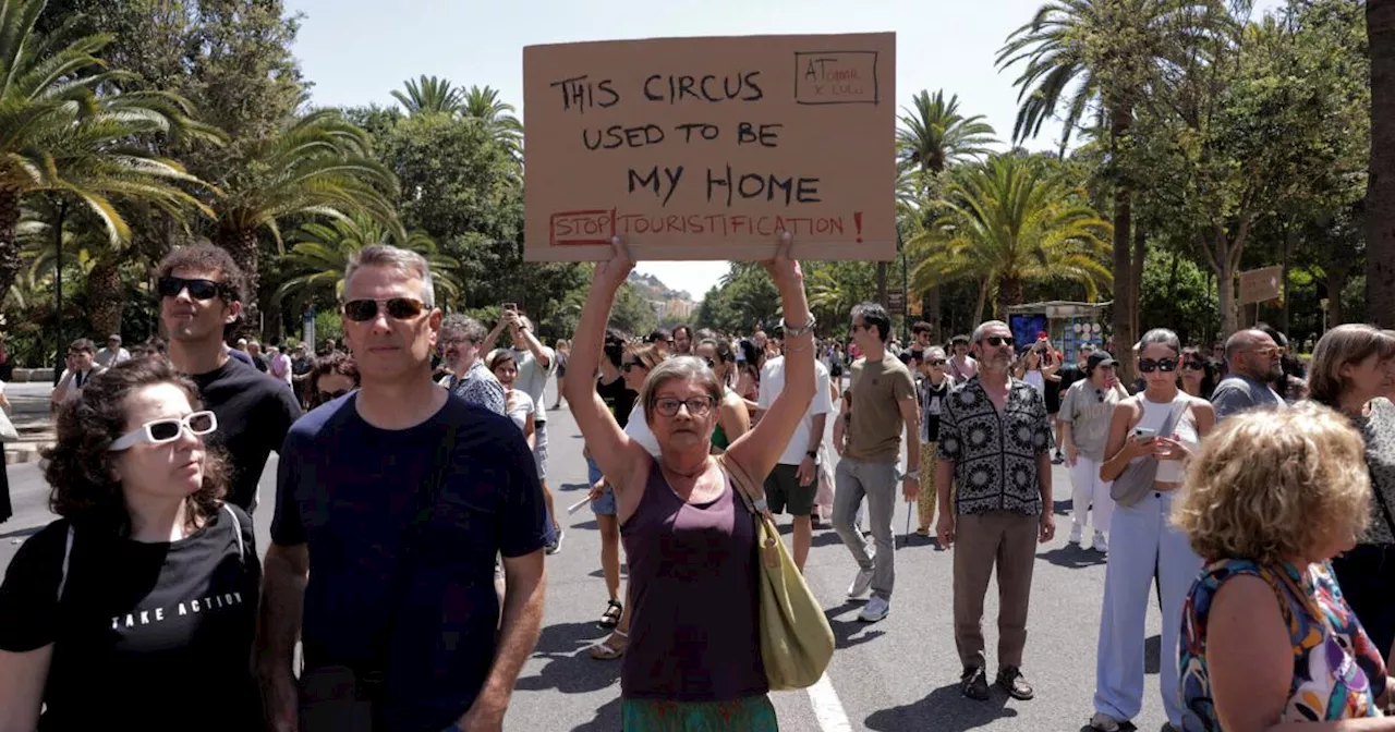 Großer Protest gegen Massentourismus in Málaga