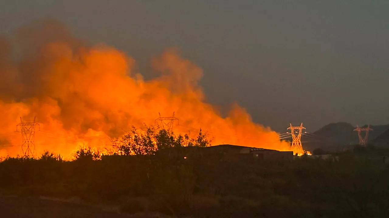 Arizona wildfire advances after forcing evacuations near Phoenix