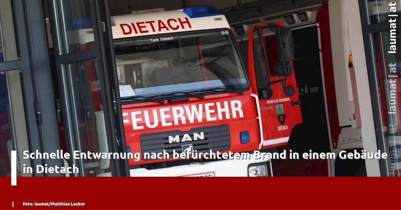 Schnelle Entwarnung nach befürchtetem Brand in einem Gebäude in Dietach