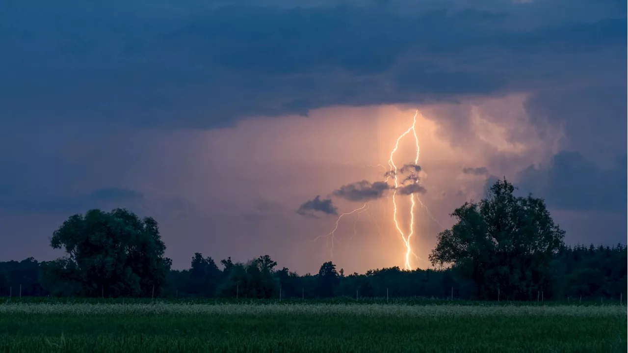 Orages : Météo France place 31 départements en vigilance orange pour la journée de samedi