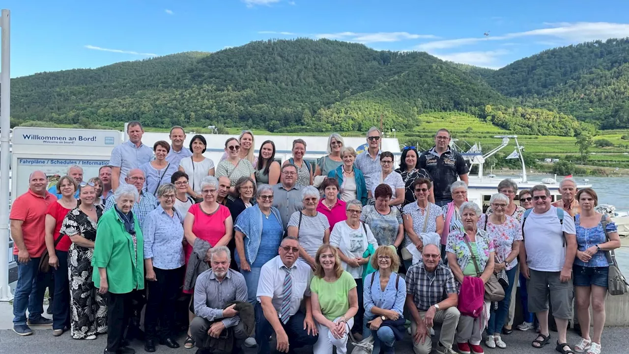 Bäuerinnen vom Gebiet Neulengbach erlebten Sonnwendfeiern an der Donau