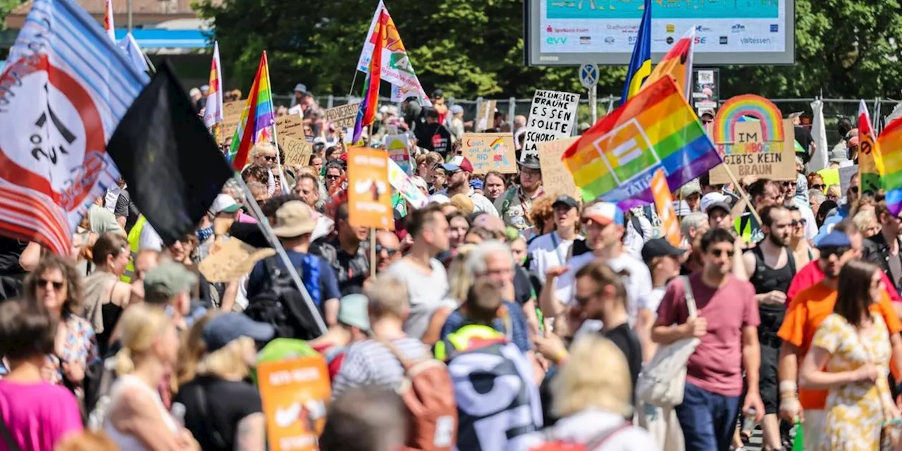 Blockaden und bunte Demo: Essen protestiert gegen die AfD