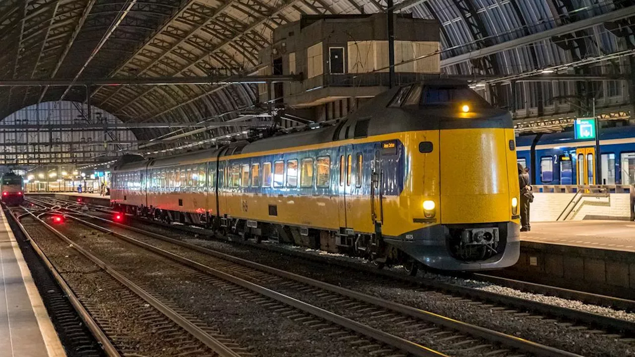 Hele Dag Geen Treinen Van En Naar Amsterdam Centraal Door Werkzaamheden ...