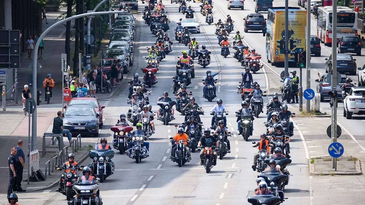 Hamburg & Schleswig-Holstein: Tausende Biker bei Parade der Harley Days erwartet