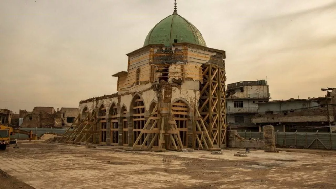 UNESCO halla bombas de grupo Estado Islámico en muros de mezquita en Mosul