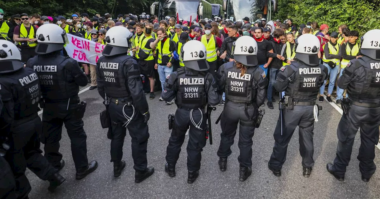 AfD-Parteitag in Essen: 28 Polizisten verletzt