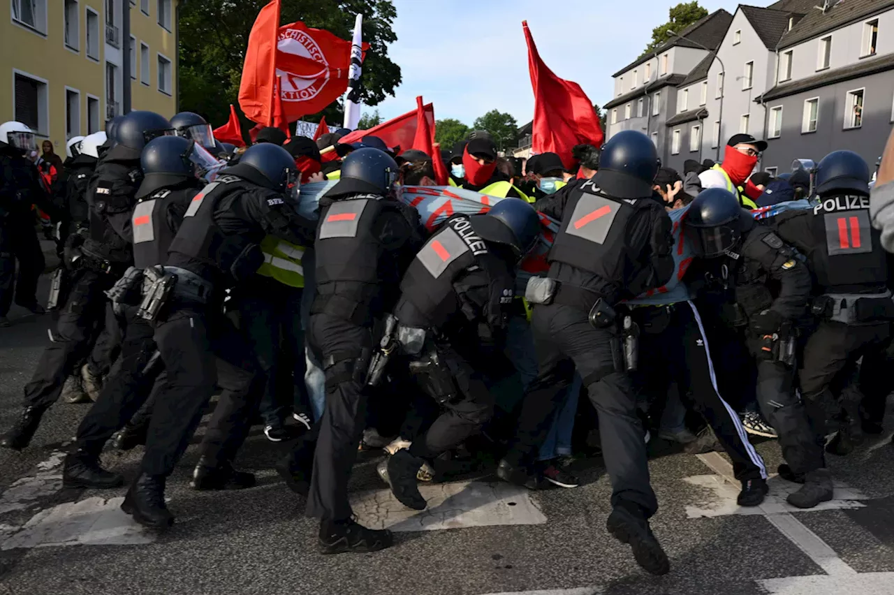 AfD-Parteitag: Festnahmen bei Anti-AfD-Protest nach Angriffen auf Polizeikräfte